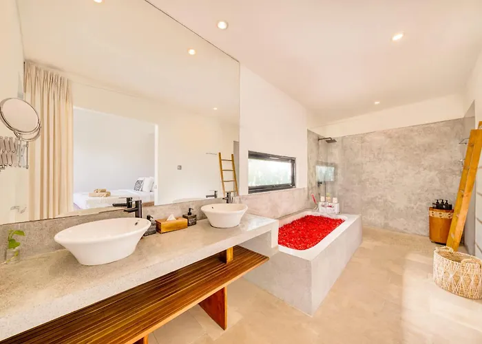 Toscana - 7 Bdr Luxury With Private Pool Villa *