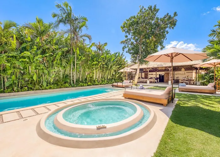 Villa Toscana - 7 Bdr Luxury With Private Pool Seminyak